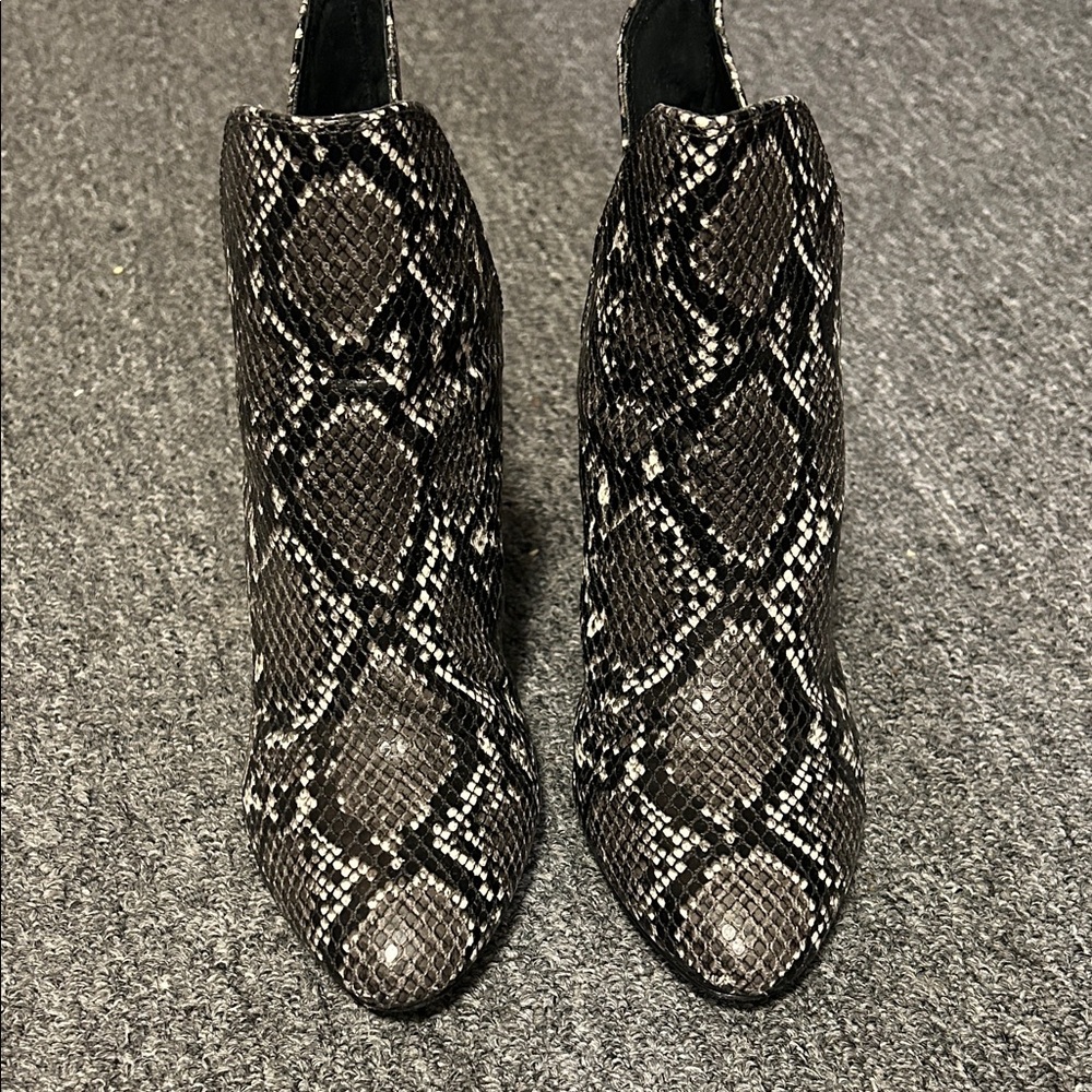 Steve Madden Women's Snake-Print Ankle Boots - Black/White/Dark Gray Sz 8.5